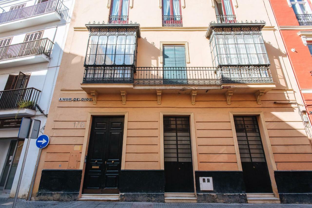 New Amor De Dios, Seville